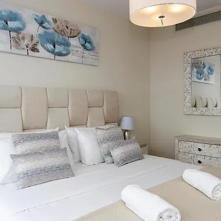 Spaces Sea View Villa- 6 Bedrooms, 5 Bathrooms, 2 Private Pools, Near Center