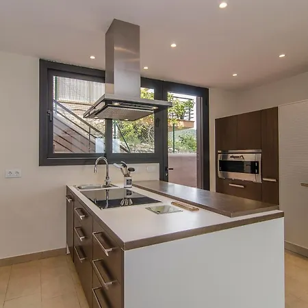 Spaces Sea View Villa- 6 Bedrooms, 5 Bathrooms, 2 Private Pools, Near Center * Sitges