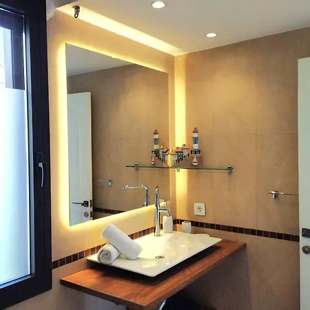 Spaces Sea View Villa- 6 Bedrooms, 5 Bathrooms, 2 Private Pools, Near Center Vila *