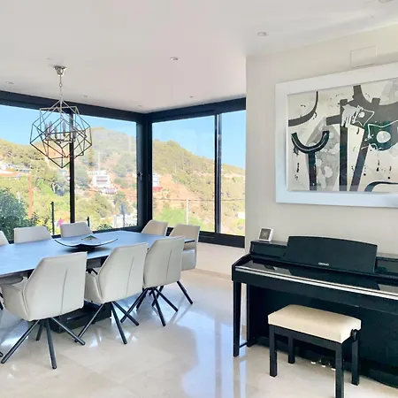 Spaces Sea View Villa- 6 Bedrooms, 5 Bathrooms, 2 Private Pools, Near Center Sitges