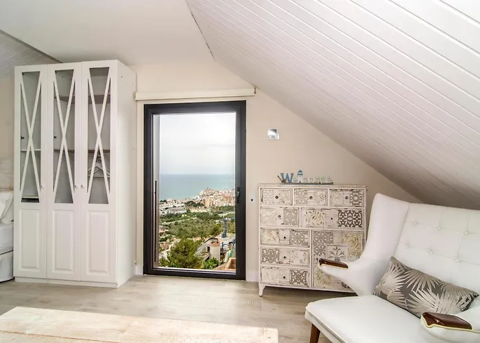 Villa Spaces Sea View Villa- 6 Bedrooms, 5 Bathrooms, 2 Private Pools, Near Center