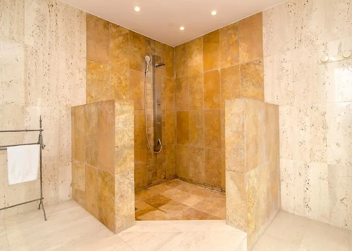 Spaces Sea View Villa- 6 Bedrooms, 5 Bathrooms, 2 Private Pools, Near Center * Sitges