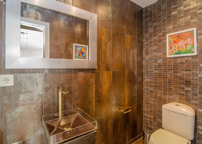 Spaces Sea View Villa- 6 Bedrooms, 5 Bathrooms, 2 Private Pools, Near Center *