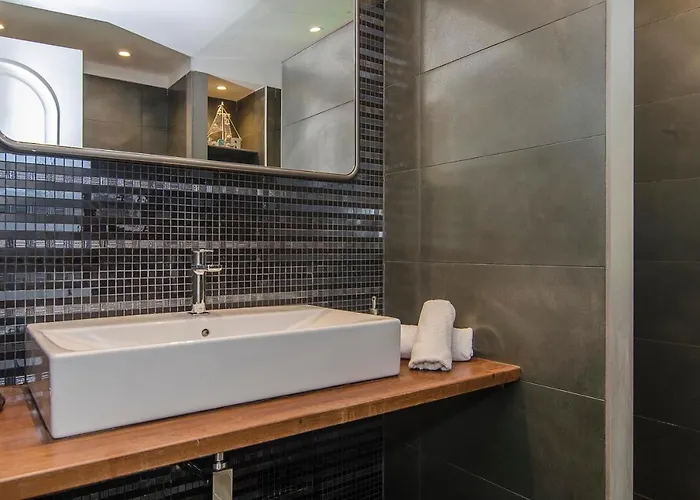 Spaces Sea View Villa- 6 Bedrooms, 5 Bathrooms, 2 Private Pools, Near Center Villa Sitges