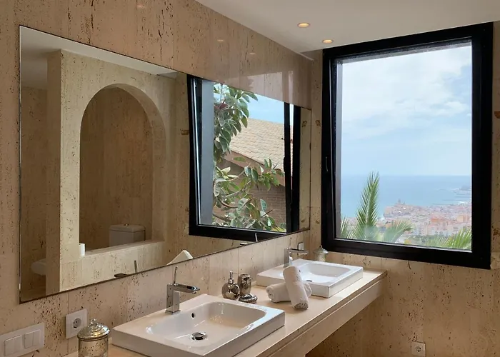 Spaces Sea View Villa- 6 Bedrooms, 5 Bathrooms, 2 Private Pools, Near Center Sitges