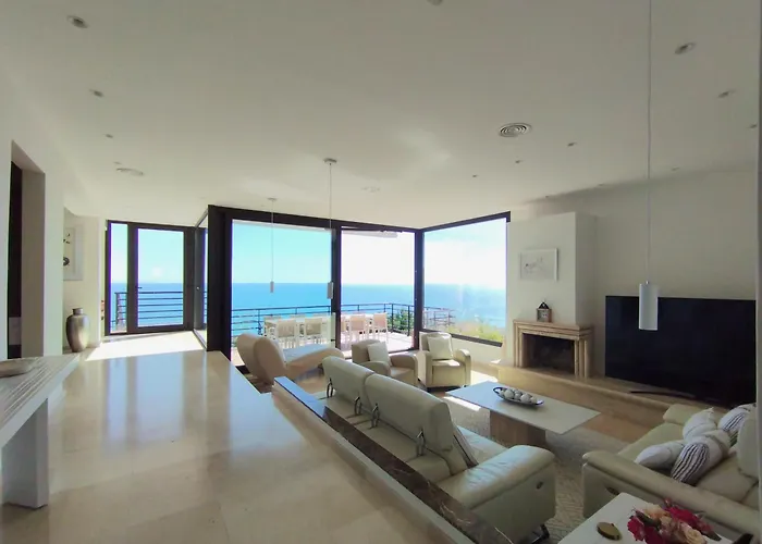 Villa Spaces Sea View Villa- 6 Bedrooms, 5 Bathrooms, 2 Private Pools, Near Center Sitges