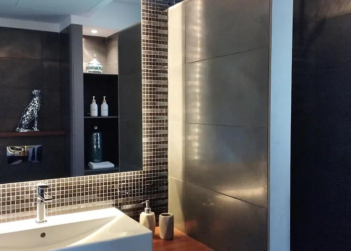 Spaces Sea View Villa- 6 Bedrooms, 5 Bathrooms, 2 Private Pools, Near Center Villa *