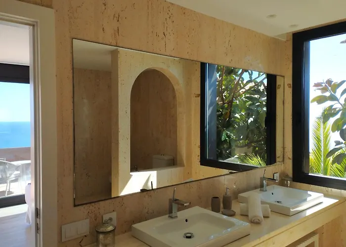 Villa Spaces Sea View Villa- 6 Bedrooms, 5 Bathrooms, 2 Private Pools, Near Center