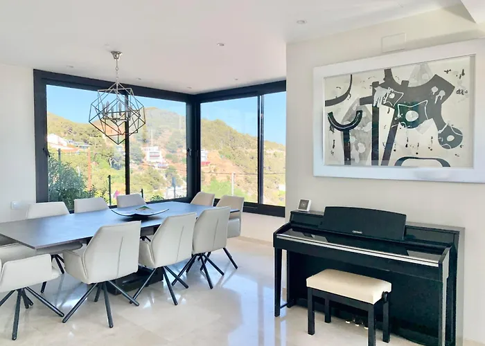 Spaces Sea View Villa- 6 Bedrooms, 5 Bathrooms, 2 Private Pools, Near Center Sitges