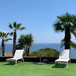 Spaces Sea View Villa- 6 Bedrooms, 5 Bathrooms, 2 Private Pools, Near Center Vila *