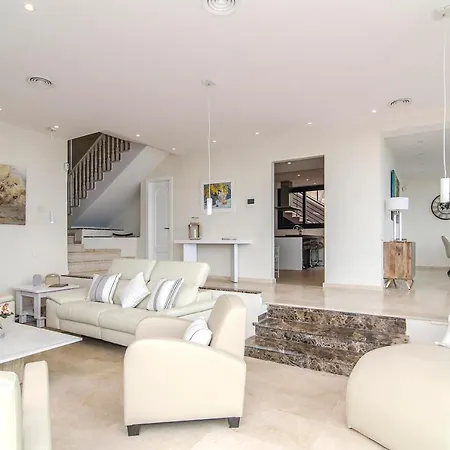 Spaces Stunning Sea View Villa, 2 Pools, Bbq *