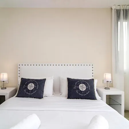 Spaces Sea View Villa- 6 Bedrooms, 5 Bathrooms, 2 Private Pools, Near Center * Sitges