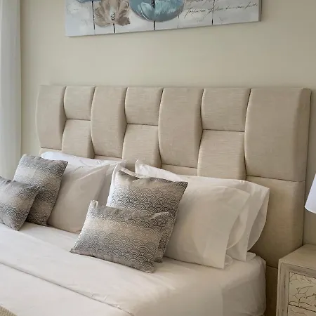 Spaces Sea View Villa- 6 Bedrooms, 5 Bathrooms, 2 Private Pools, Near Center シッチェス