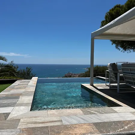 Spaces Sea View Villa- 6 Bedrooms, 5 Bathrooms, 2 Private Pools, Near Center *