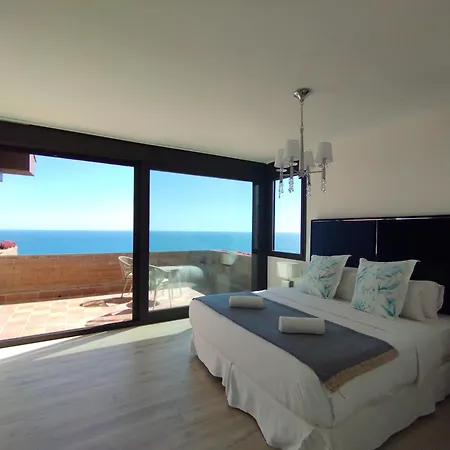 Spaces Sea View Villa- 6 Bedrooms, 5 Bathrooms, 2 Private Pools, Near Center * סיטגס