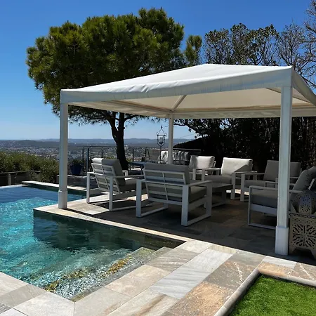 Spaces Sea View Villa- 6 Bedrooms, 5 Bathrooms, 2 Private Pools, Near Center * סיטגס