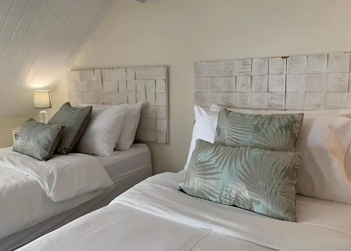 Spaces Sea View Villa- 6 Bedrooms, 5 Bathrooms, 2 Private Pools, Near Center *