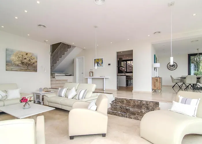 Spaces Sea View Villa- 6 Bedrooms, 5 Bathrooms, 2 Private Pools, Near Center *