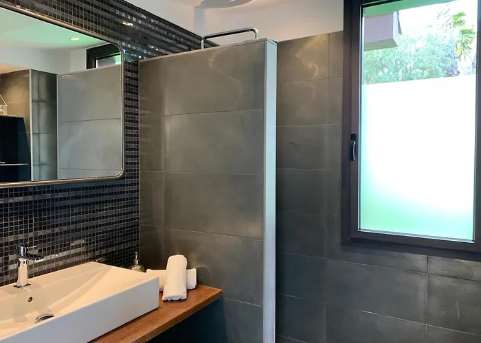 Villa Spaces Sea View Villa- 6 Bedrooms, 5 Bathrooms, 2 Private Pools, Near Center Sitges