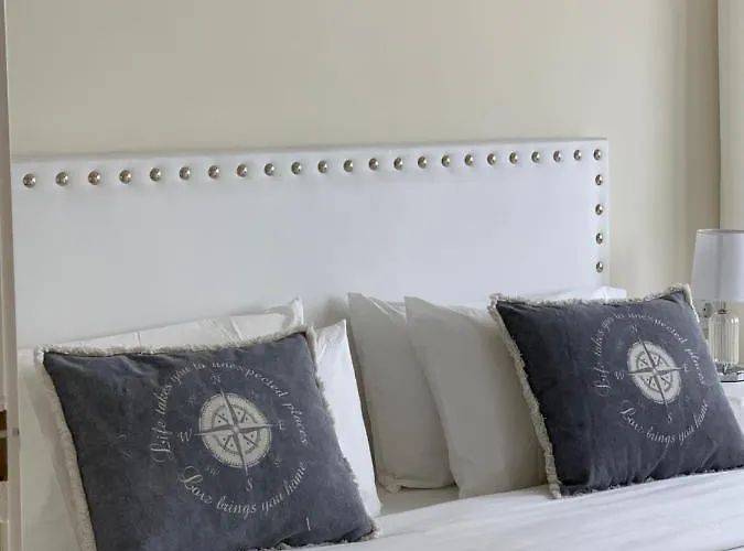 Spaces Sea View Villa- 6 Bedrooms, 5 Bathrooms, 2 Private Pools, Near Center Villa *