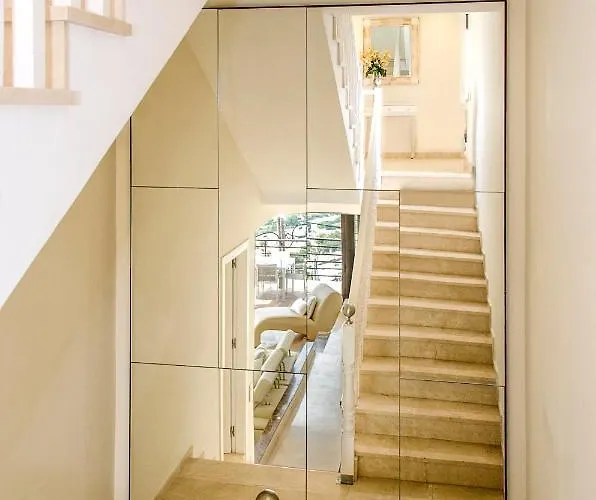 Spaces Sea View Villa- 6 Bedrooms, 5 Bathrooms, 2 Private Pools, Near Center *