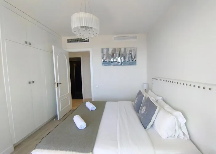 Spaces Sea View Villa- 6 Bedrooms, 5 Bathrooms, 2 Private Pools, Near Center فيلة *