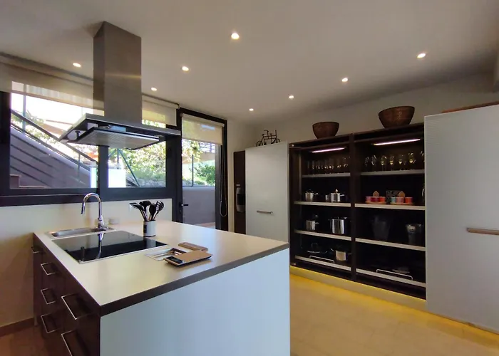 Spaces Sea View Villa- 6 Bedrooms, 5 Bathrooms, 2 Private Pools, Near Center Villa Sitges