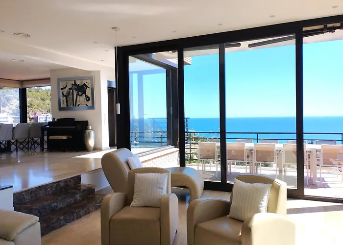 Spaces Sea View Villa- 6 Bedrooms, 5 Bathrooms, 2 Private Pools, Near Center Villa Sitges