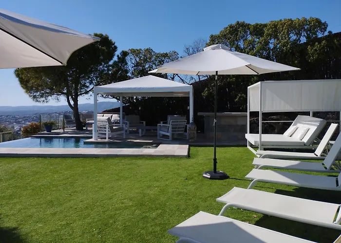 Villa Spaces Sea View Villa- 6 Bedrooms, 5 Bathrooms, 2 Private Pools, Near Center *