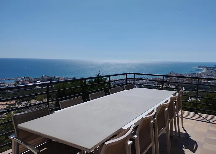 Spaces Sea View Villa- 6 Bedrooms, 5 Bathrooms, 2 Private Pools, Near Center *