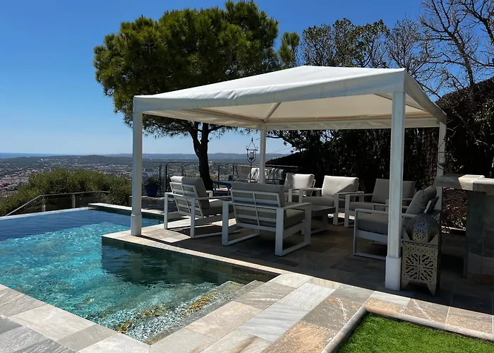 Spaces Sea View Villa- 6 Bedrooms, 5 Bathrooms, 2 Private Pools, Near Center * Sitges
