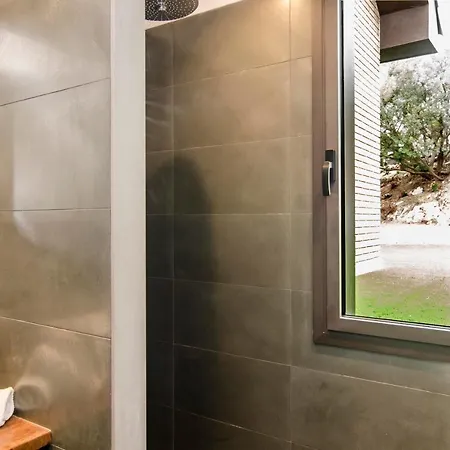 Spaces Sea View Villa- 6 Bedrooms, 5 Bathrooms, 2 Private Pools, Near Center