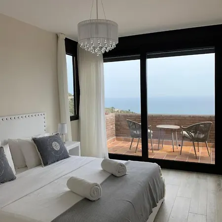 Spaces Sea View Villa- 6 Bedrooms, 5 Bathrooms, 2 Private Pools, Near Center Сиджес