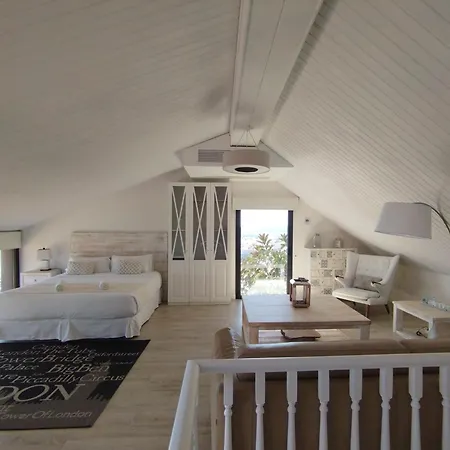 Вилла Spaces Sea View Villa- 6 Bedrooms, 5 Bathrooms, 2 Private Pools, Near Center