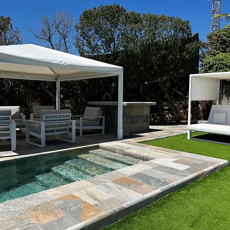 Вилла Spaces Sea View Villa- 6 Bedrooms, 5 Bathrooms, 2 Private Pools, Near Center Сиджес